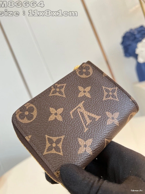 Wallet-11*8.5*1.5CM Vuitton Noa Louis Compact 0214